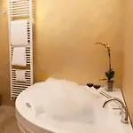 Relais Montemaggiore Couette-café 3*